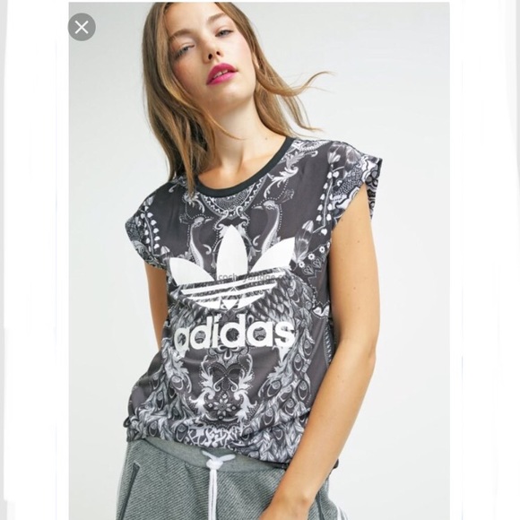 adidas Tops - NWT ADIDAS ORIGINALS Pavao Top